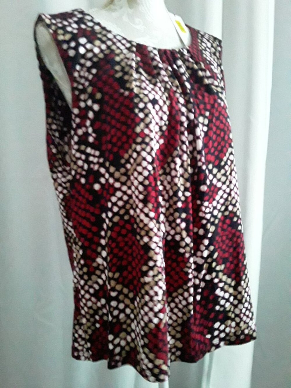 New Calvin Klein lovely, pleated neckline top size 2XL - Picture 9 of 10